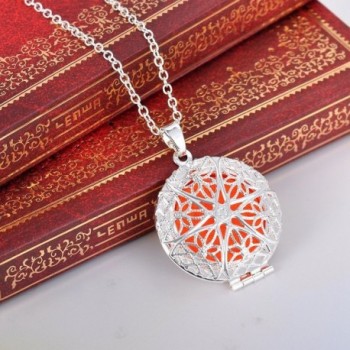 HooAMI Aromatherapy Essential Diffuser Necklace in Women's Lockets